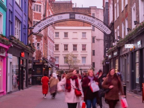 テイラー・スウィフト『London Boy』ロケ地巡りウォーキングツアー＜5～9月／2時間／英語ガイド／ロンドン発＞