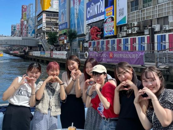 道頓堀観光クルーズ グリコ看板や繁華街を船上から満喫するひととき＜20分／西心斎橋発着＞