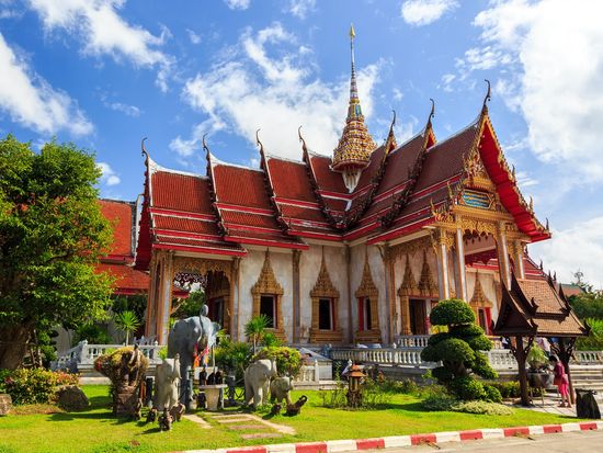 Thailand_Phuket_Wat Chalong_shutterstock_191006012