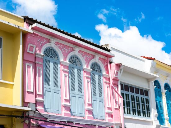 プーケット貸切チャーター　専用車で気兼ねなくプーケット観光を満喫！ ＜最大定員9名／4～8時間／現地語ドライバー＞ ※1台あたり料金