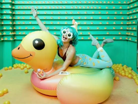 main-attraction-image Indoor selfie