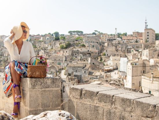 世界遺産マテーラ日帰り観光ツアー　歴史的な洞窟住居、サッシ地区でのガイドツアー付き！＜バーリ発＞