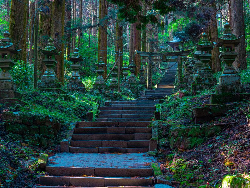 pixta_58731341_M 上色見熊野座神社