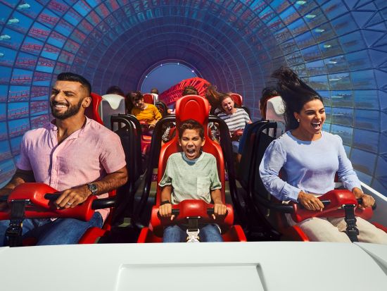 フェラーリ・ワールド (Ferrari World)　入場チケット事前予約　ドライビング・エクスペリエンス付きプランあり　＊即予約確定