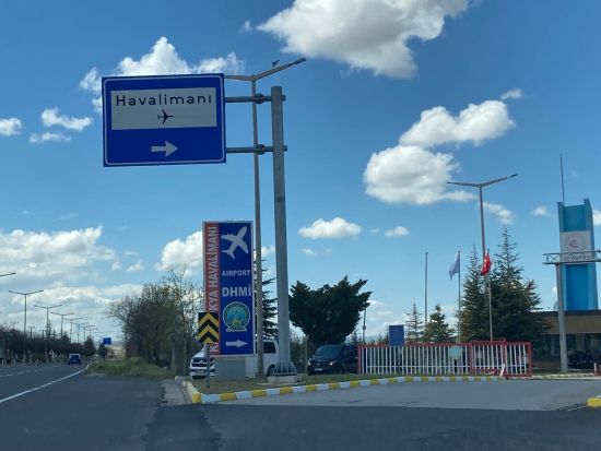 【空港送迎】ネブシェヒル空港またはカイセリ空港 ⇔ カッパドキア ＜乗合／現地語ドライバー＞