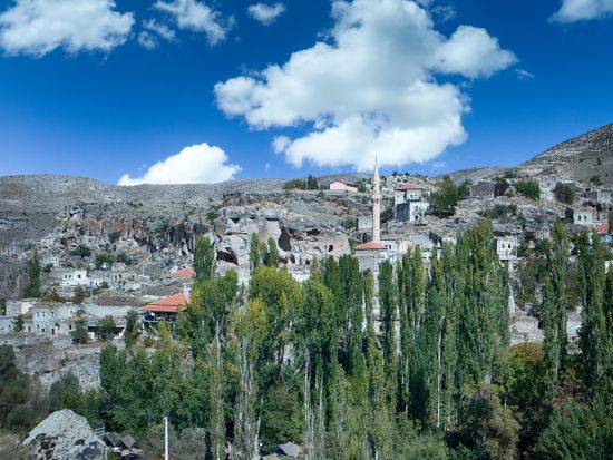 【空港送迎】ネブシェヒル空港またはカイセリ空港 ⇔ カッパドキア ＜乗合／現地語ドライバー＞