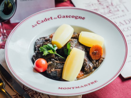 ル・カデ・ド・ガスコーニュ（Le Cadet de Gascogne）食事券＆事前予約　モンマルトル・テルトル広場の老舗レストラン＜3コース＞ *前日予約OK