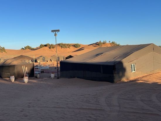 モロッコ最奥のサハラ砂漠「エルグ・シェガガ」オフロード体験2泊3日ツアー　4WD移動＋ラクダと夕日鑑賞＋キャンプ体験＜英語ドライバー／宿泊費込み＞