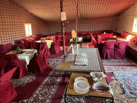 モロッコ最奥のサハラ砂漠「エルグ・シェガガ」オフロード体験2泊3日ツアー　4WD移動＋ラクダと夕日鑑賞＋キャンプ体験＜英語ドライバー／宿泊費込み＞