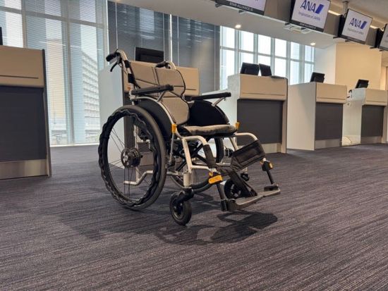 【関西国際空港】近距離移動モビリティ（車いすやベビーカー）レンタルサービス（アクセス抜群の第1ターミナル2階ANA国内線出発カウンター）