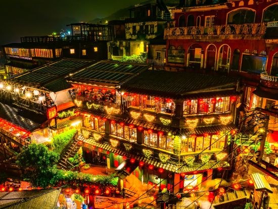 【貸切】夜の九份ツアー　17時半出発で混雑回避＆九份にたっぷり3時間滞在　選べる台湾伝統茶セットまたは「九份心宇」夕食付き ＜日本語ドライバー＞
