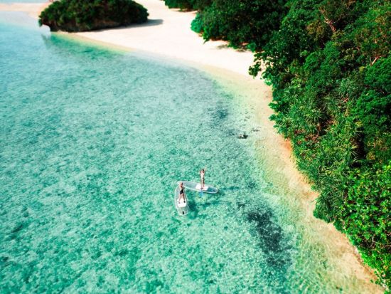石垣島 クリアSUPツアー！ 透明ボードで楽しむ石垣ブルーの海中パノラマ＜GoPro写真データ無料／ドローン撮影オプションあり／6歳～／約2時間／底地ビーチ＞