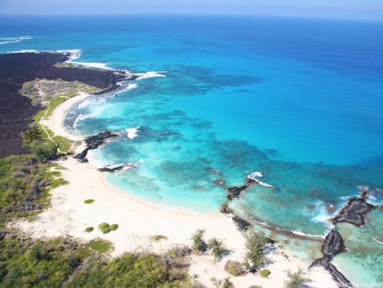 ヘリコプター遊覧　コハラ山脈＆ハマクアコースト ＜フライト50分／英語パイロット／ワイコロア空港発＞by ブルーハワイアンヘリコプターズ