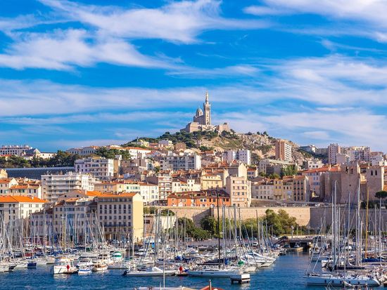 France_Marseille_Notre_Dame_de_la_Garde_Basilica_shutterstock_335191475