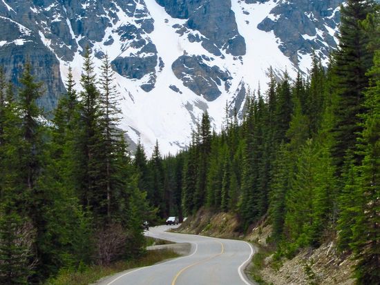 Moraine Lake Road 01