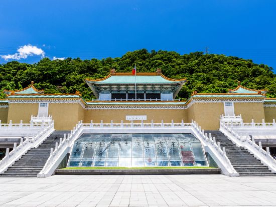 【貸切】台北定番観光チャーターツアー　故宮博物院＋忠烈祠の衛兵交代式＋ご希望のスポット　京鼎樓の昼食付きプランあり＜1～8名／午前／日本語ドライバーガイド＞