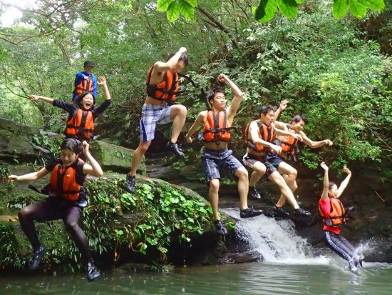 西表島マイラ川半日ツアー マングローブカヌー＆滝遊びで癒しの時間♪半日で大自然を満喫しよう◎＜送迎あり／半日 ＞