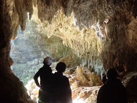 カヌー＆鍾乳洞探検1日ツアー 手付かずの場所へいざ探検！西表島の大自然を全身で感じよう◎＜送迎あり／昼食あり／約7時間／写真データプレゼント＞