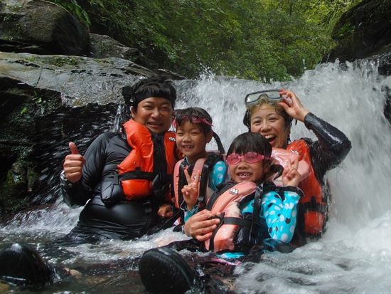 カヌー＆鍾乳洞探検1日ツアー 手付かずの場所へいざ探検！西表島の大自然を全身で感じよう◎＜送迎あり／昼食あり／約7時間／写真データプレゼント＞