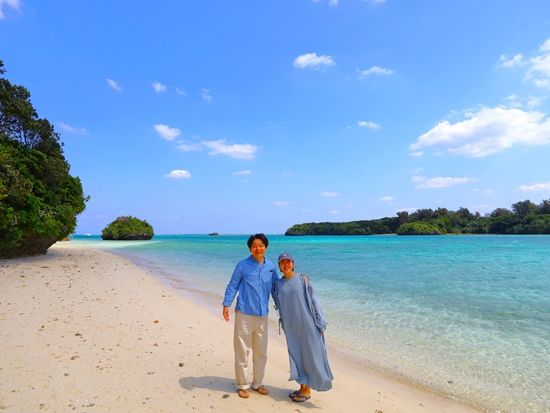 ビーチをバックに写真撮影2