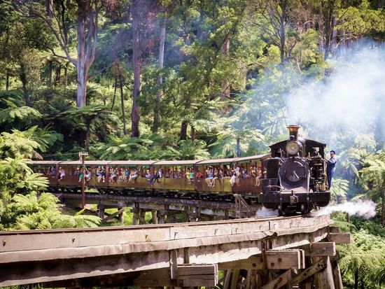 IMG_7415 Sitting on Sills by Michael Greenhill
