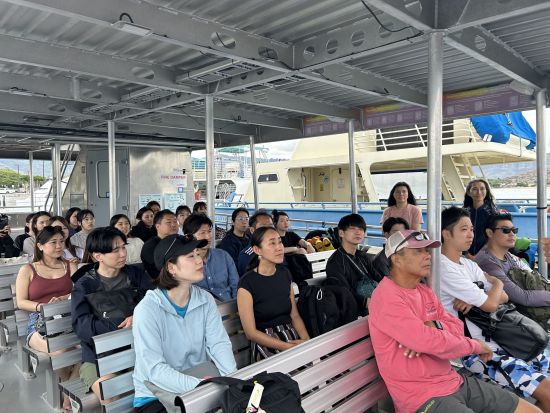 貸切シュノーケリングクルーズ　地球環境レクチャー＋イルカ大学（イルカウォッチング）またはカメ大学（ウミガメシュノーケリング）＜ワイキキ＆コオリナ送迎／日本語＞