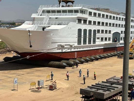 【カイロ空港発着　エジプト8泊9日】ラグジュアリーナイル川クルーズと極上ステイで巡る旅　ピラミッド＋ルクソールなど＜国内線航空券込み／貸切／日本語ガイド＞