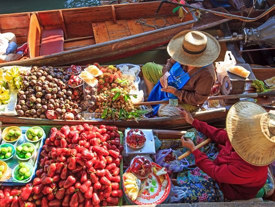 Thailand_Bangkok_Damnoen Saduak Floating Market_shutterstock_1071385928 (1)