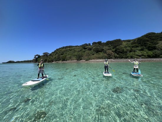 SUP＆アウトリガーカヌーツアー！ローカルガイドがご案内 SUPと6人乗りカヌーで西表島の大自然を満喫＜1日／3歳～／昼食・送迎付き／西表島＞