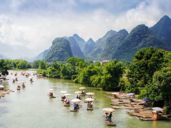 桂林発 陽朔日帰り観光ツアー 漓江下り4つ星クルーズ＋遇龍河いかだ下り＜日本語ガイド＋専用車／昼食付／桂林ホテル発着＞