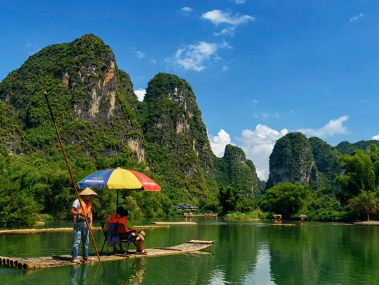 桂林発 陽朔日帰り観光ツアー 漓江下り4つ星クルーズ＋遇龍河いかだ下り＜日本語ガイド＋専用車／昼食付／桂林ホテル発着＞