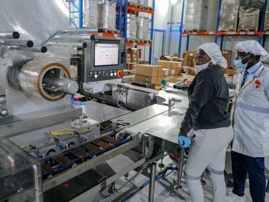 チョコレート・テイスティング体験ツアー　本場ガーナで工場見学＆本格テイスティング！＜英語ガイド／アクラ発／半日＞