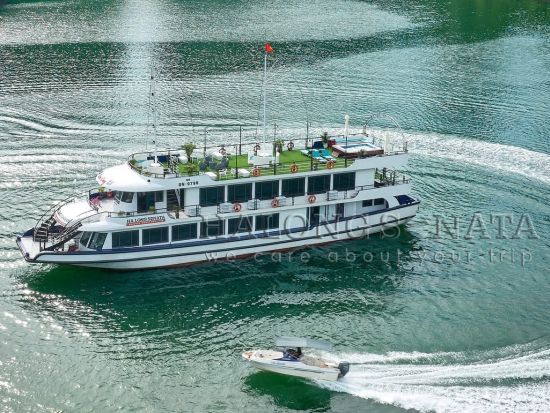 世界遺産ハロン湾日帰りツアー　選べるクルーズ船！最新ラグジュアリー船も選択可　鍾乳洞＋カヤック＋ティートップ島＜6時間クルーズ／日本語／昼食＞