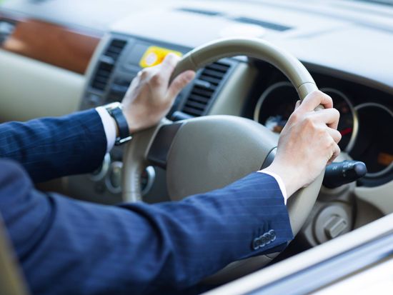 Generic_Transfer_Vehicle_Taxi_Driver_pixta_87118028_M (2)