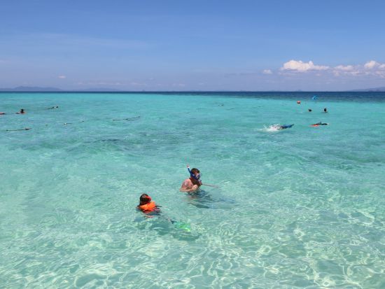 ピピ島＋マヤベイ＋バンブー島日帰りツアー　白い砂浜でリラックス　GoProレンタル付きプランあり＜スピードボート／日本語or英語／ランチ／空港お送り可＞