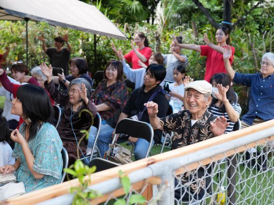 沖縄芸能満喫体験！ 三線・カチャーシー・三板で楽しむ伝統文化＜約45分／北谷＞