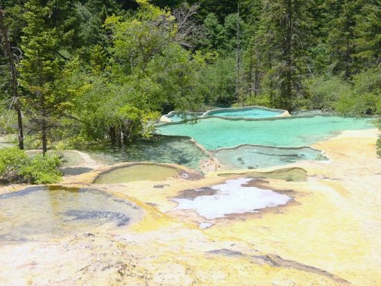 【成都発】九寨溝・黄龍 1泊2日観光ツアー＜日本語ガイド／宿泊・食事・入場券付／高速列車利用＞