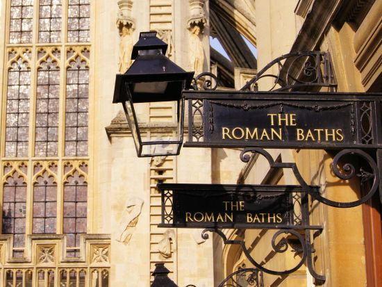 世界遺産ストーンヘンジ観光 サークル内特別入場！早朝or夕刻ツアー　バース＆コッツウォルズ観光付き＜英語ガイド／ロンドン発＞ ＊申込と同時に即予約確定