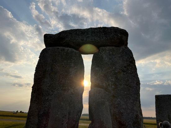 世界遺産ストーンヘンジ観光 サークル内特別入場！早朝or夕刻ツアー　バース＆コッツウォルズ観光付き＜英語ガイド／ロンドン発＞ ＊申込と同時に即予約確定