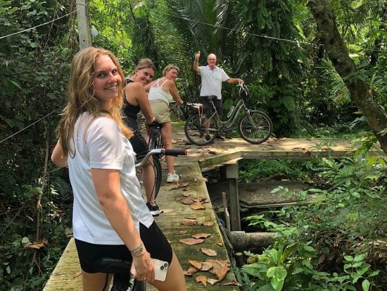 バンコク市内サイクリングツアー　ガイドブックに載らないバンコクの魅力を発見！スナック付き＜モーニングツアー／約4時間／英語ガイド＞