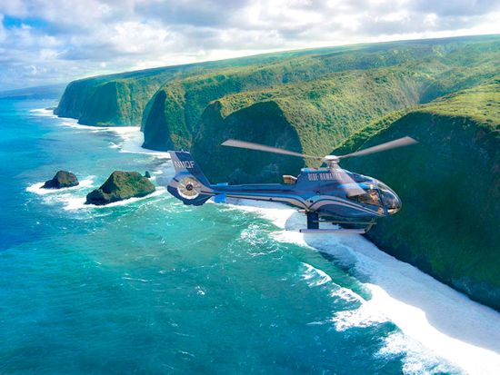 ヘリコプター遊覧　コハラ山脈＆ハマクアコースト ＜フライト50分／英語パイロット／ワイコロア空港発＞by ブルーハワイアンヘリコプターズ