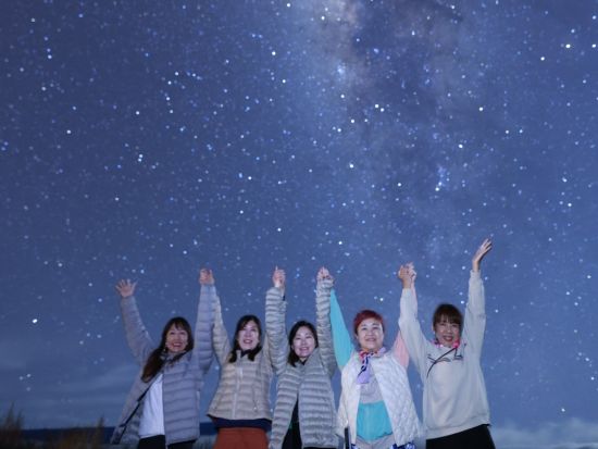 ハワイ島　貸切星空観賞ツアー　星空をバックに記念写真も撮影可能！防寒ジャケットレンタル付き＜2～11人／日本語ガイド／ヒロまたはコナ地区送迎付き＞