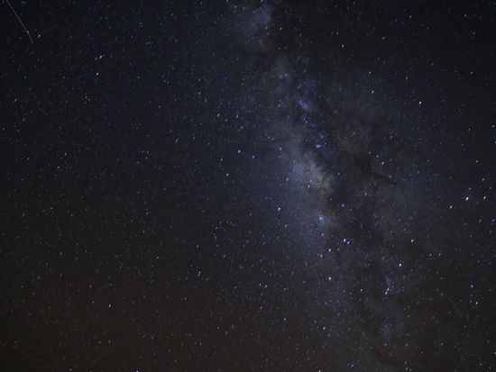 generic_milky_way_star_night_pixta_18379589_M