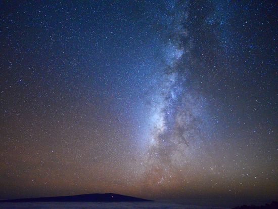 generic_milky_way_star_night_pixta_50115410_M