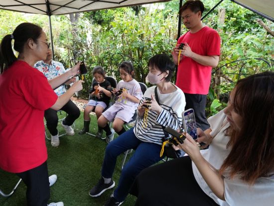 三板体験！沖縄民謡に欠かせない伝統の打楽器で沖縄のリズムを感じよう＜約30分／北谷＞