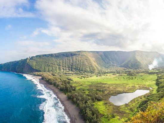 ヘリコプター遊覧　コハラ山脈＆ハマクアコースト ＜フライト55分／英語パイロット＞by ブルーハワイアンヘリコプターズ