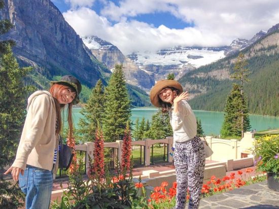 世界遺産カナディアンロッキー　バンフ国立公園観光ツアー　人気の2大湖レイクルイーズ＋モレーン湖を満喫＜6～10月／日本語ガイド／バンフまたはカルガリー空港発着＞