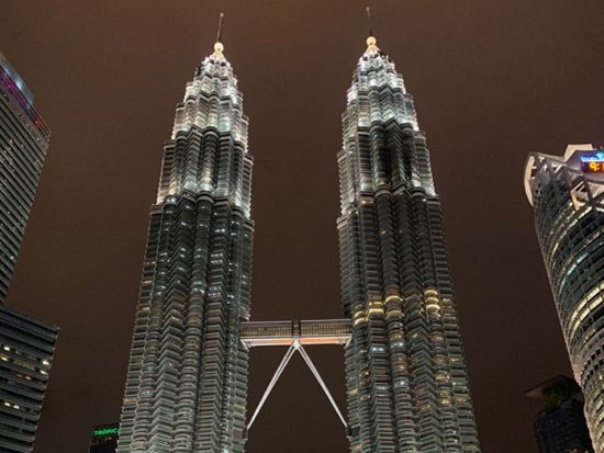クアラルンプールの夜景観賞＆ディナープラン　KLタワー＋サロマブリッジ＋噴水ショー＜夕方／日本語ガイド＞