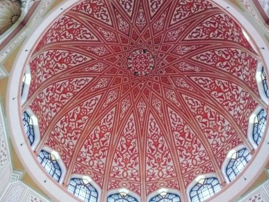 クアラルンプール発人気のモスク巡りツアー　ブルー＆ピンク＆鉄モスクを一度に楽しめる＜昼食付／日本語ガイド＞