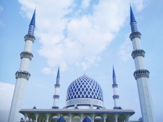 クアラルンプール発人気のモスク巡りツアー　ブルー＆ピンク＆鉄モスクを一度に楽しめる＜昼食付／日本語ガイド＞